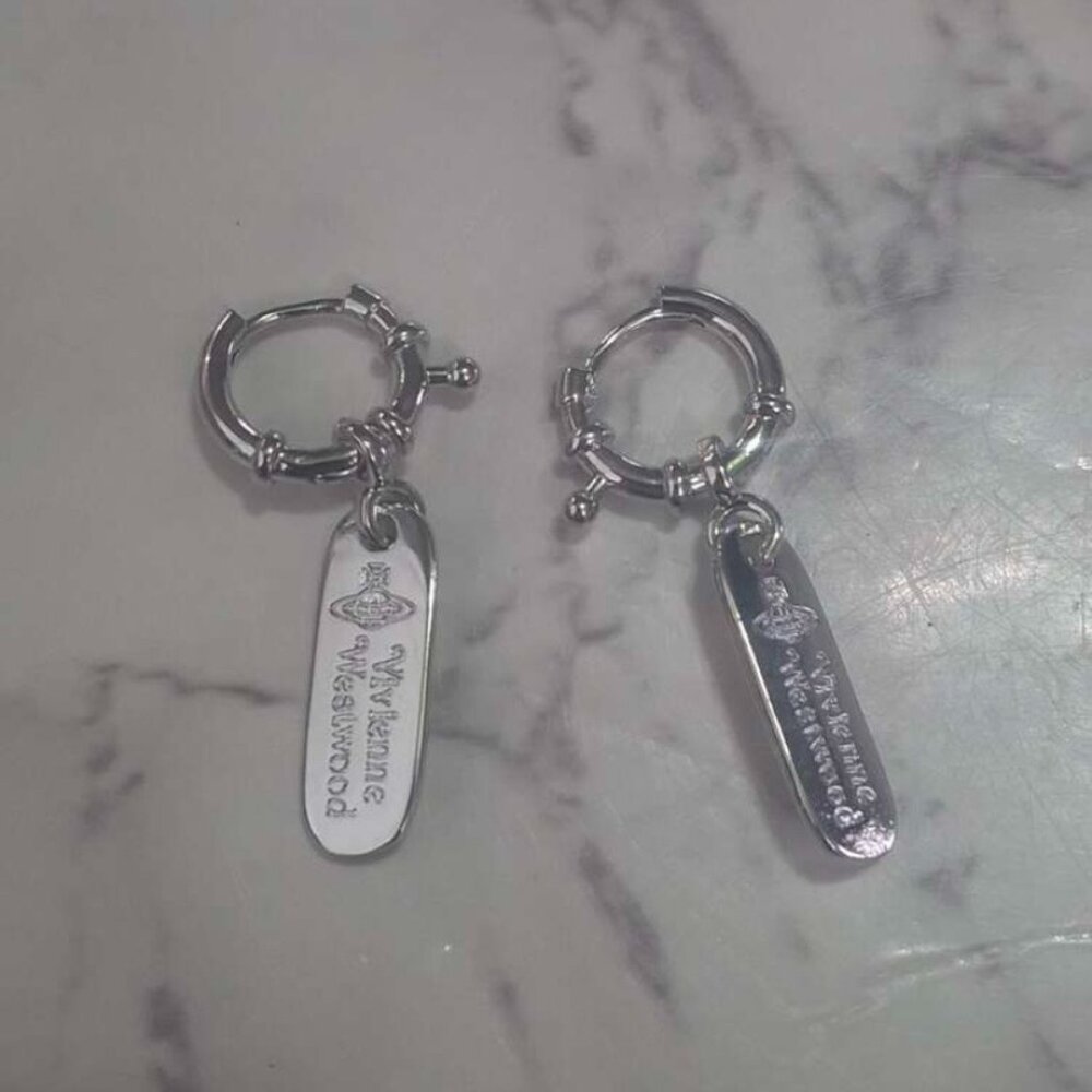 Vivienne Westwood Silver Dog Tag Earrings - Picture 4 of 7